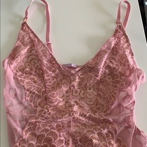 Savage X Fenty pink & gold. Excellent like new M